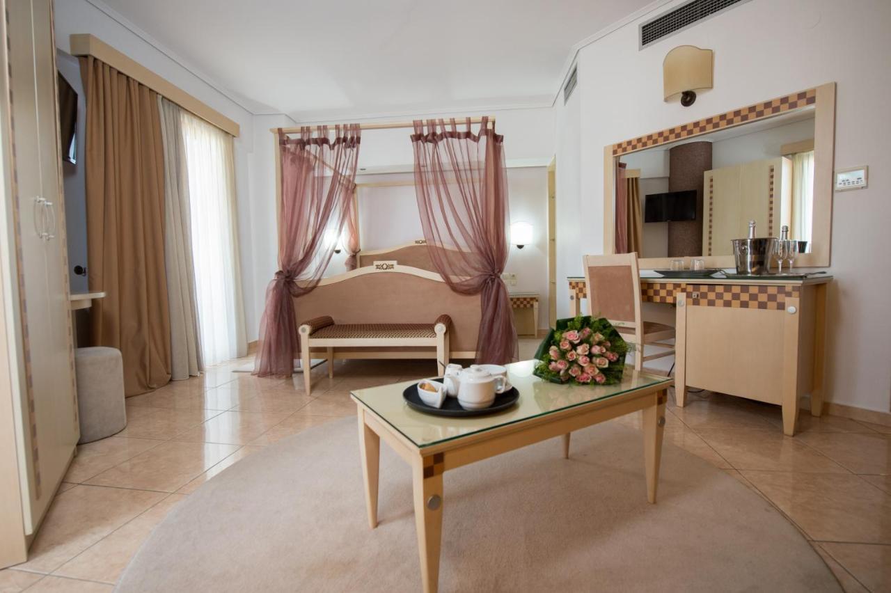 Premier Agrinio Heart Hotel 外观 照片