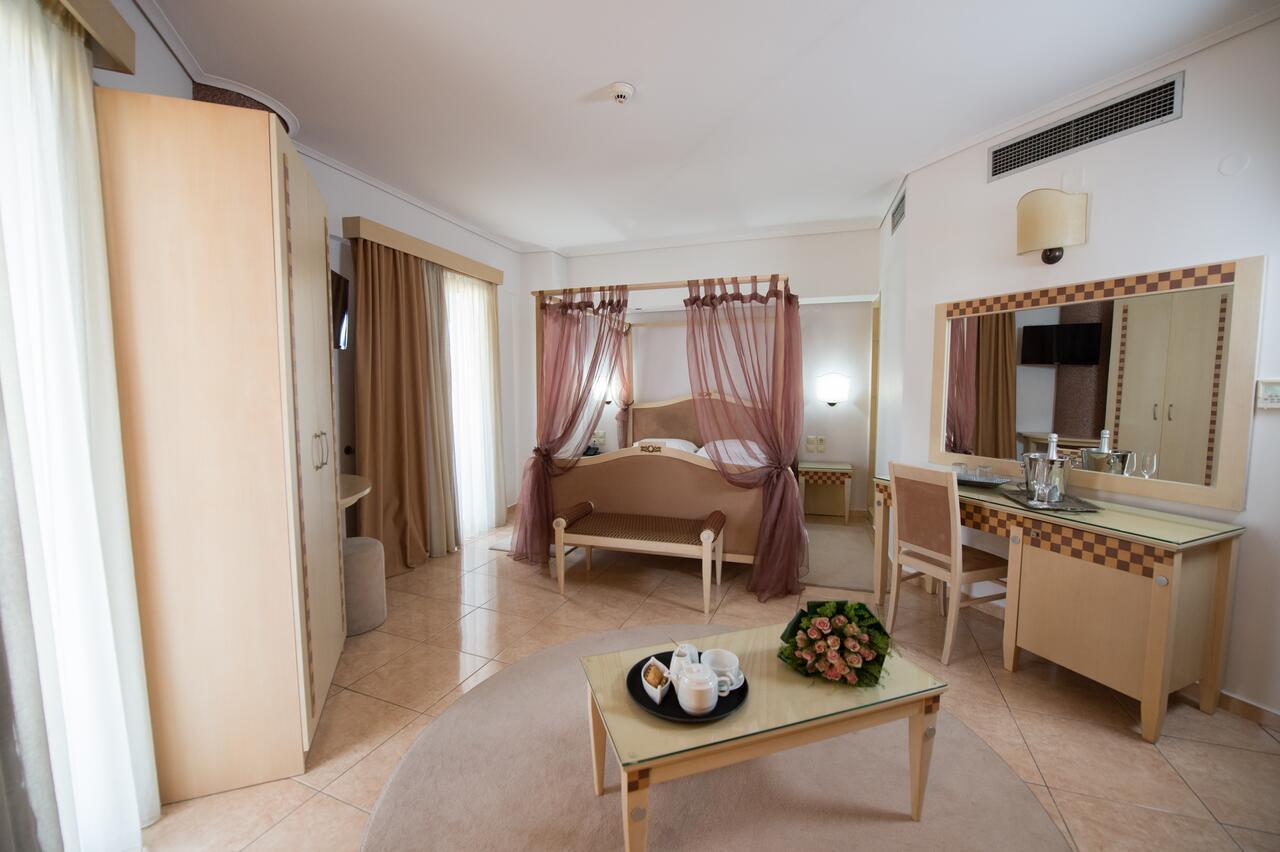 Premier Agrinio Heart Hotel 外观 照片